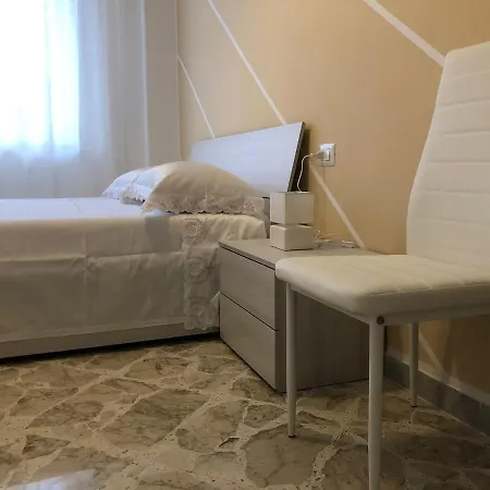 Bed and Breakfast Nonna Fifina - Accogliente B&B Con Parcheggio Privato E Colazione Interna