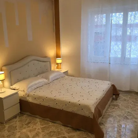 Nonna Fifina - Accogliente B&B Con Parcheggio Privato E Colazione Interna Bed and Breakfast